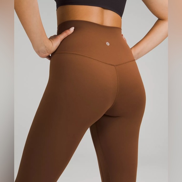 NWT Lululemon Align crop 21” size 6 - Picture 4 of 5